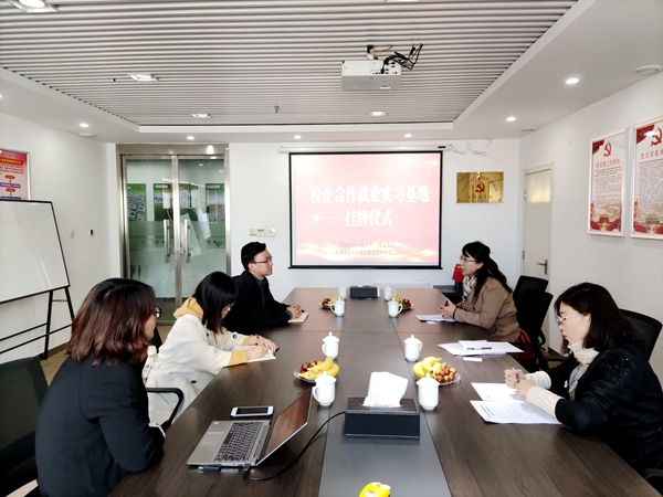 40a3799e9cb44290ba6ac11ba913b53e.jpg 530234BB2F19B97799AF4B1A735EFF43.jpg