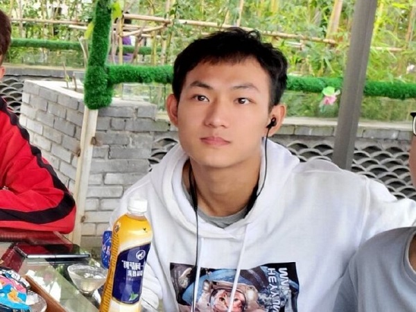 35288709e6fe4bb29ea8c838e20134bb.jpg 乔千洛.jpg