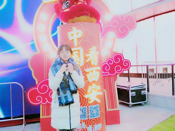 f670c15c912a4621a22f3c3fd8b1f158.jpg 周雨.jpg