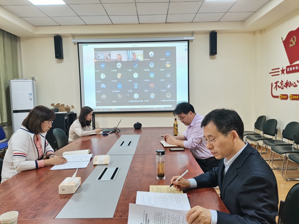 1fcfac120dd944e89f2dc5747a809491.jpg 召开全院教职工线上会议加强疫情防控部署.jpg